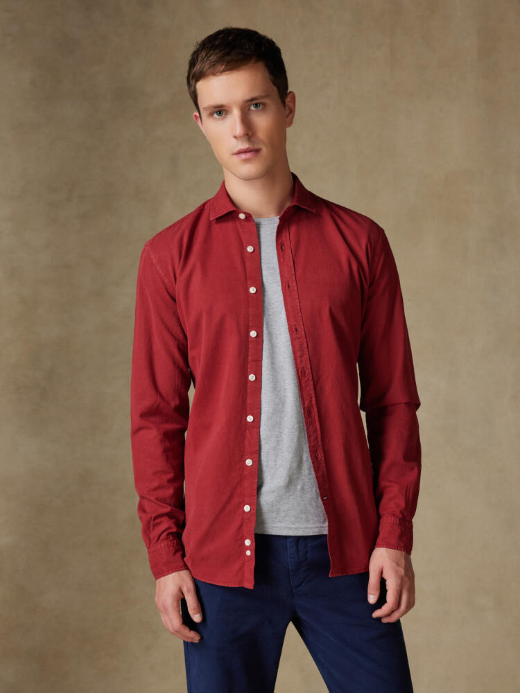 Chemise cintrée Lio en gabardine lavée rouge Chemises Homme