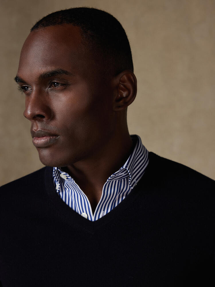 Col V Dylan en mérinos marine Pulls homme